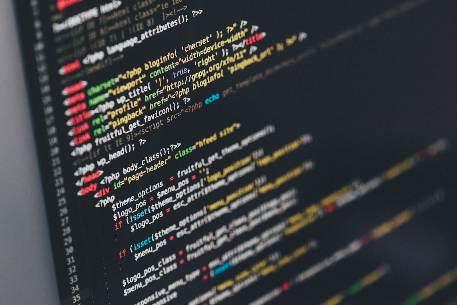 perbedaan landing page dan website